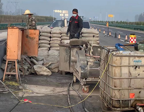 察哈尔右翼后高速路病害处理